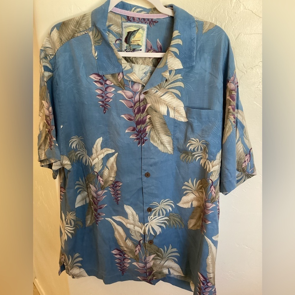TOMMY BAHAMA SILK CAMP SHIRT -XL- BLUE WHITE GREEN BLUE FLORAL PALM HAWAII ALOHA